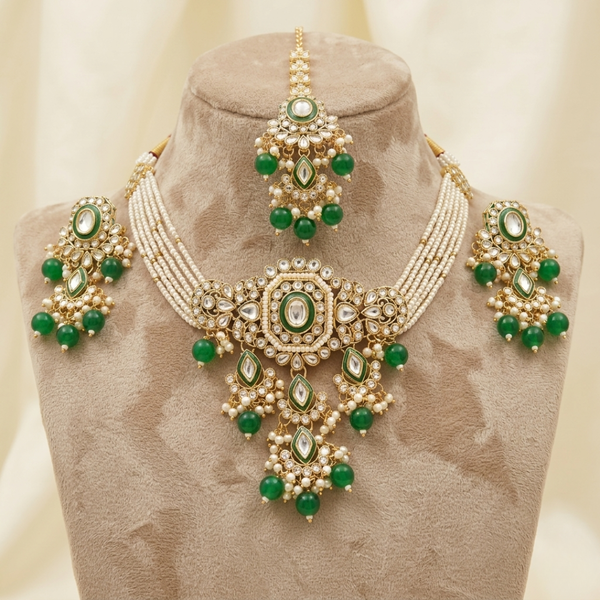 Emerald Elegance Kundan Bridal Jewelry Set
