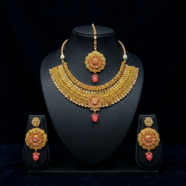 Aahana Floral Kundan Choker Set with Maang Tikka