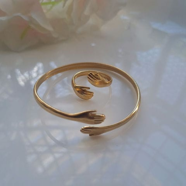 Eternal Hug Bangle & Ring Set