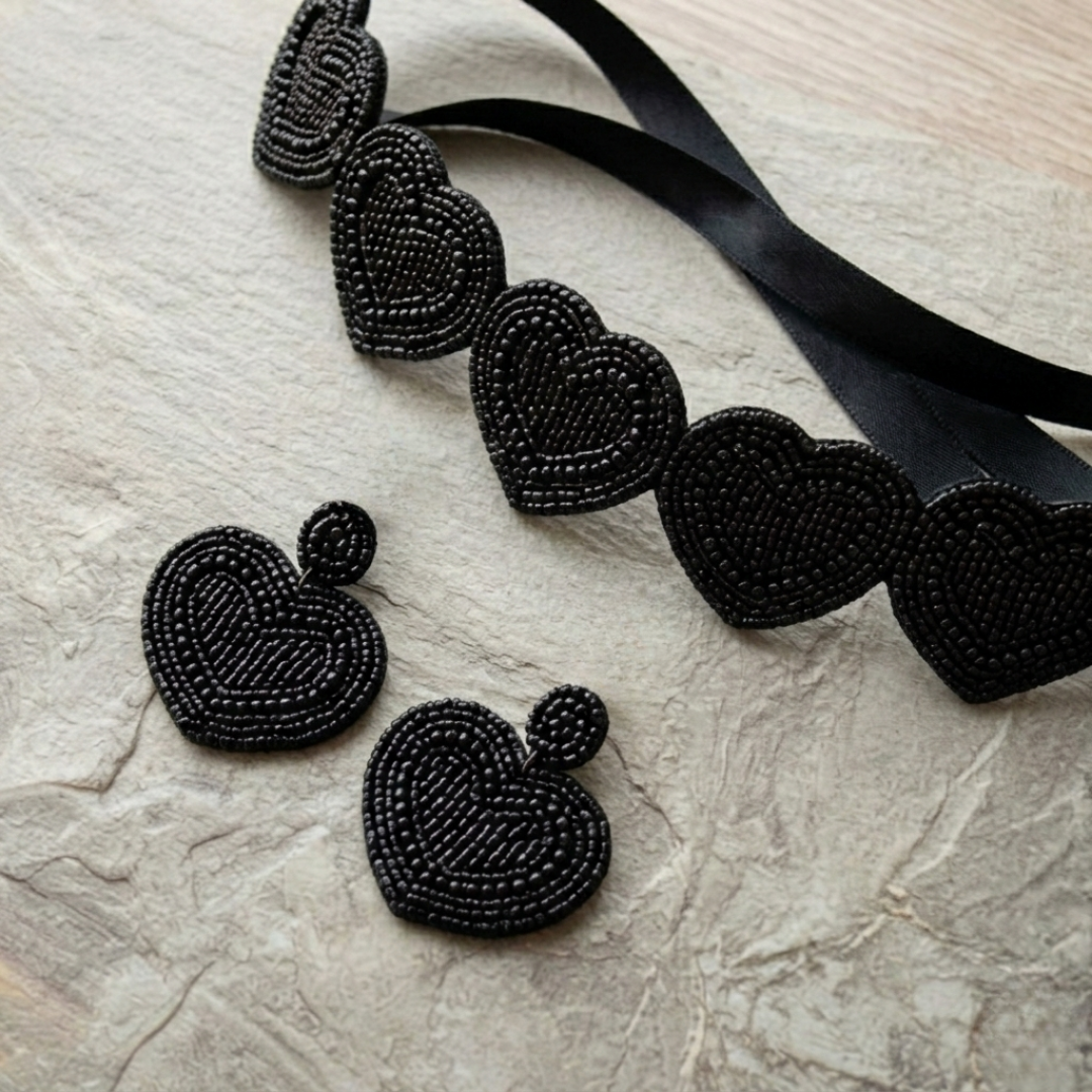 The Noir Amore Beaded Heart Set