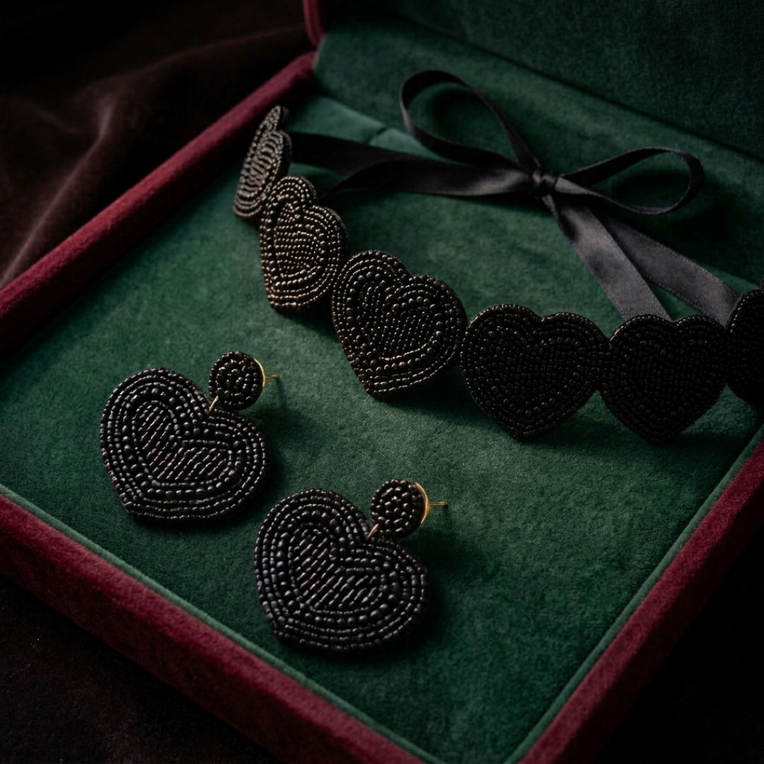 The Noir Amore Beaded Heart Set