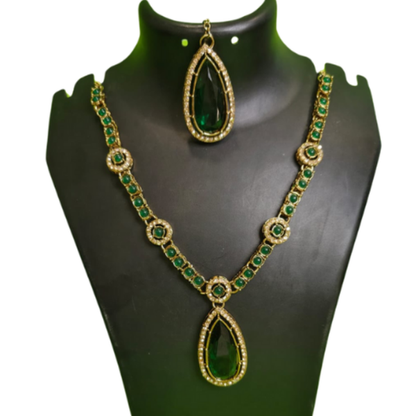 Emerald Teardrop Elegance Jewelry Set
