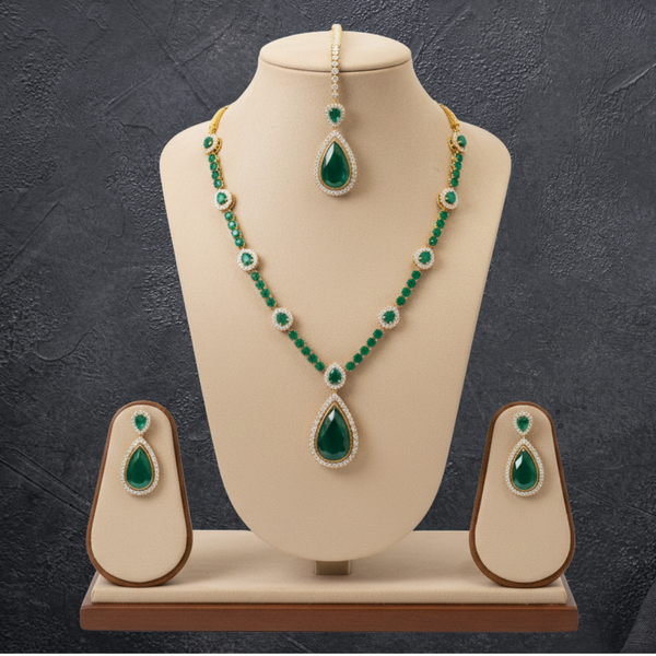 Emerald Teardrop Elegance Jewelry Set