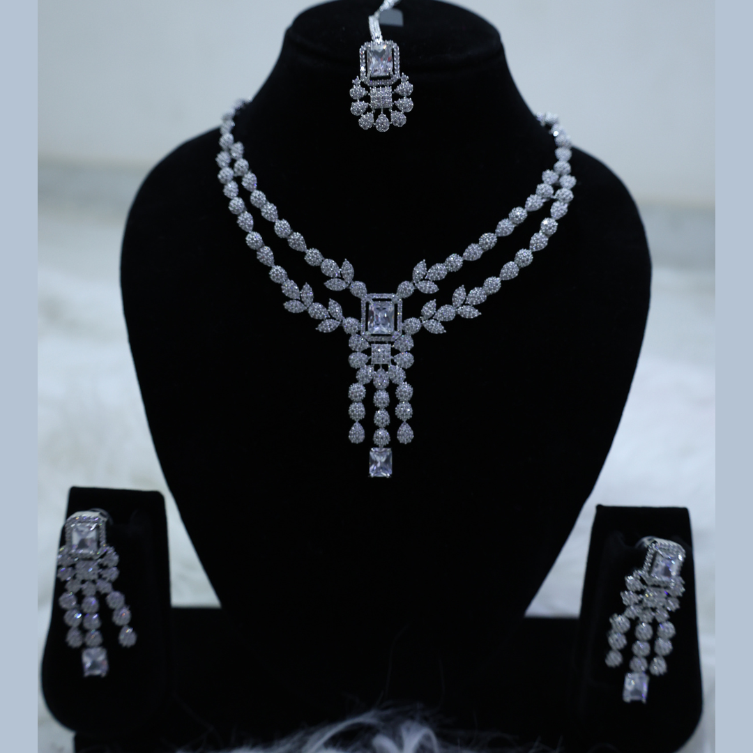 Elegant Crystal Drop Jewelry Set with Maang Tikka