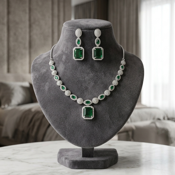 The Emerald Heritage Kundan Set