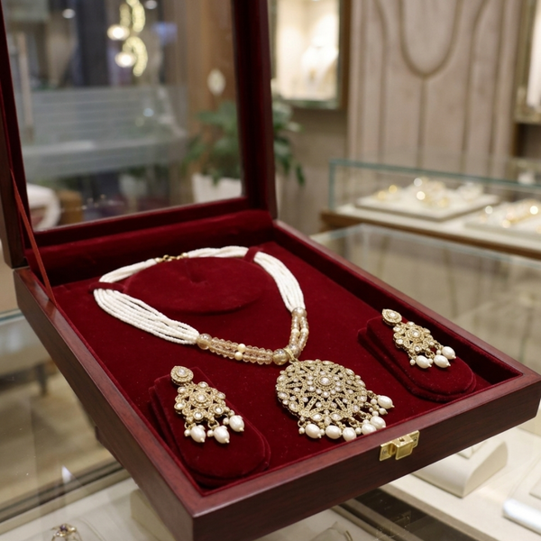 Aadhya Kundan & Multi-Strand Pearl Necklace with Statement Earrings