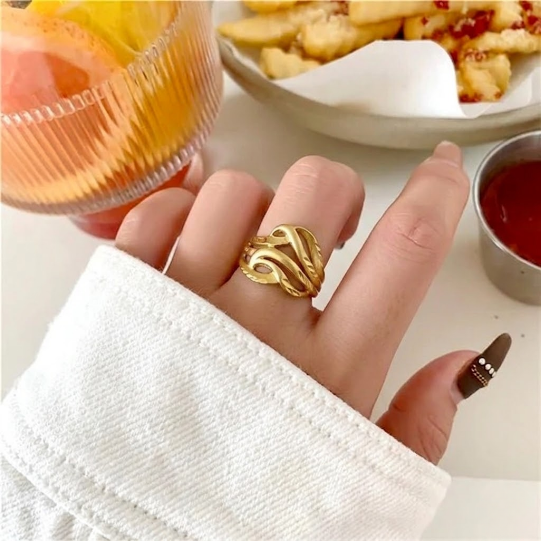 Nova Swirl Ring