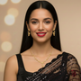 Model wearing Anti-Tarnish Imitation Gold Vine Necklace and Earring Set