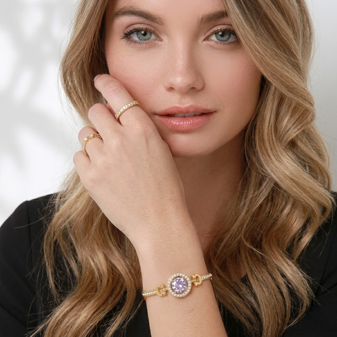 Model wearing Jwanas Celeste Halo Bracelet on wrist