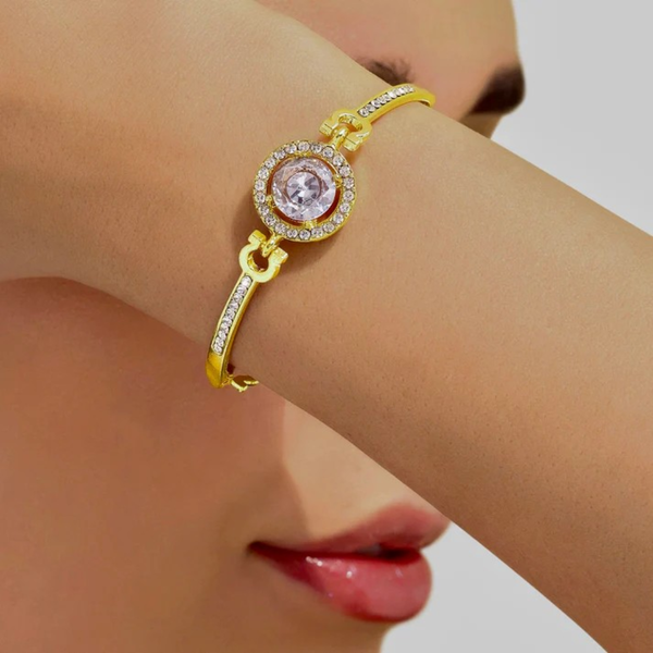 Close-up of Jwanas Celeste Halo Bracelet worn on wrist