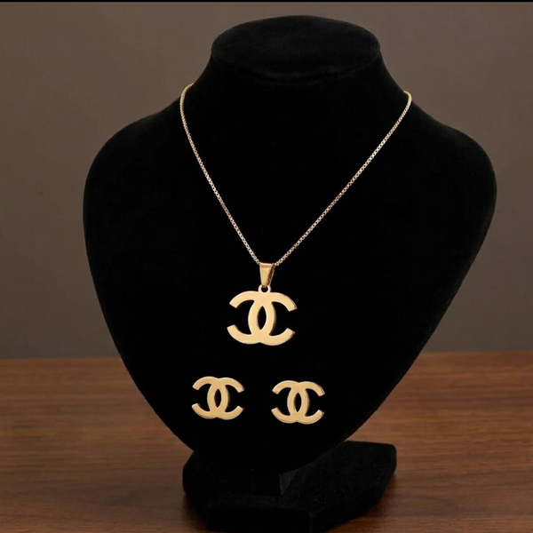 Jwanas Iconic Interlocking Pendant displayed on mannequin bust
